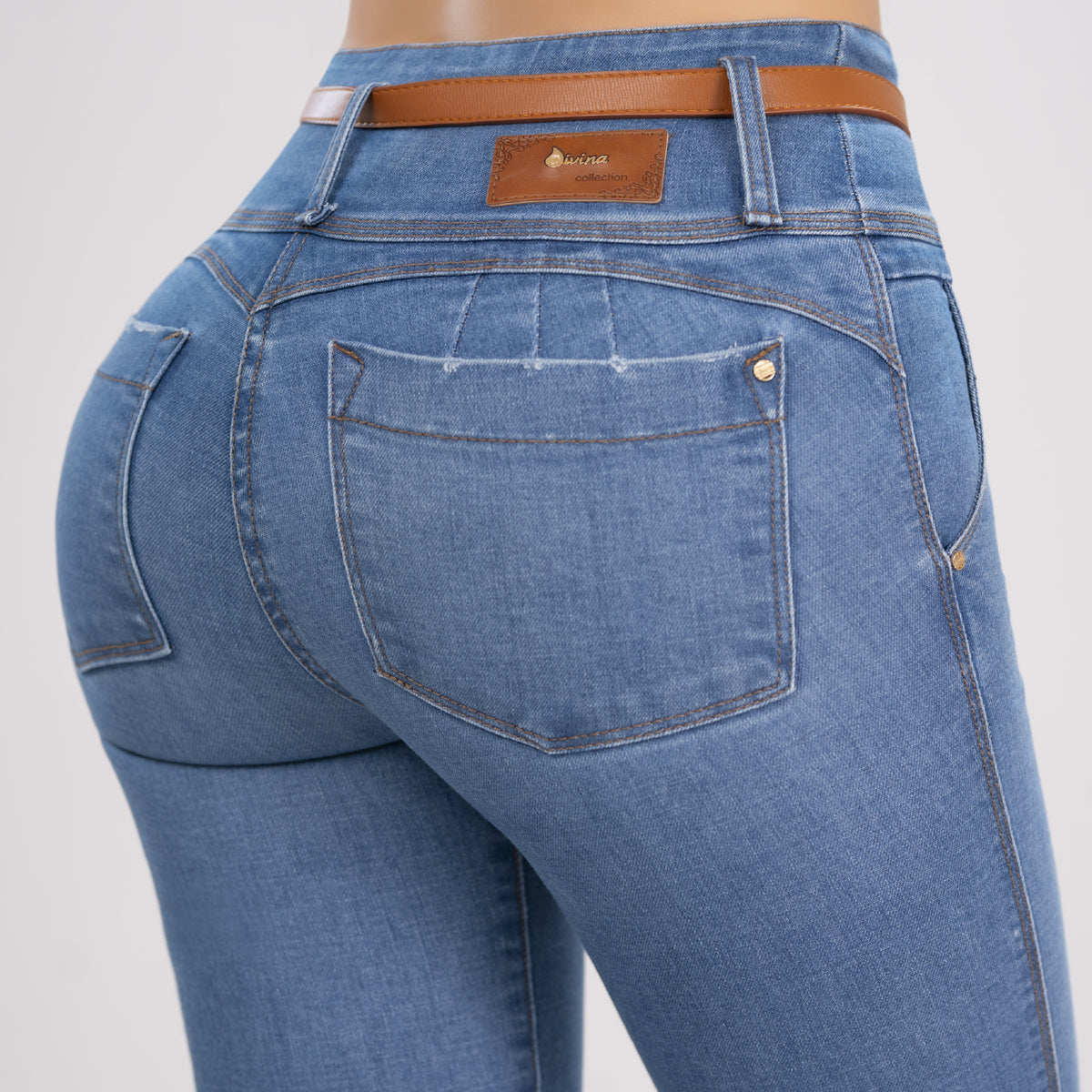Codice 2666 Jeans PUSH UP Modellante marchio DIVINA